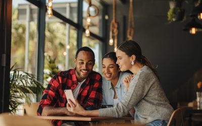 How Surrogates and Intended Parents Build Relationships: Boundaries, Bonds, and Communication Tips